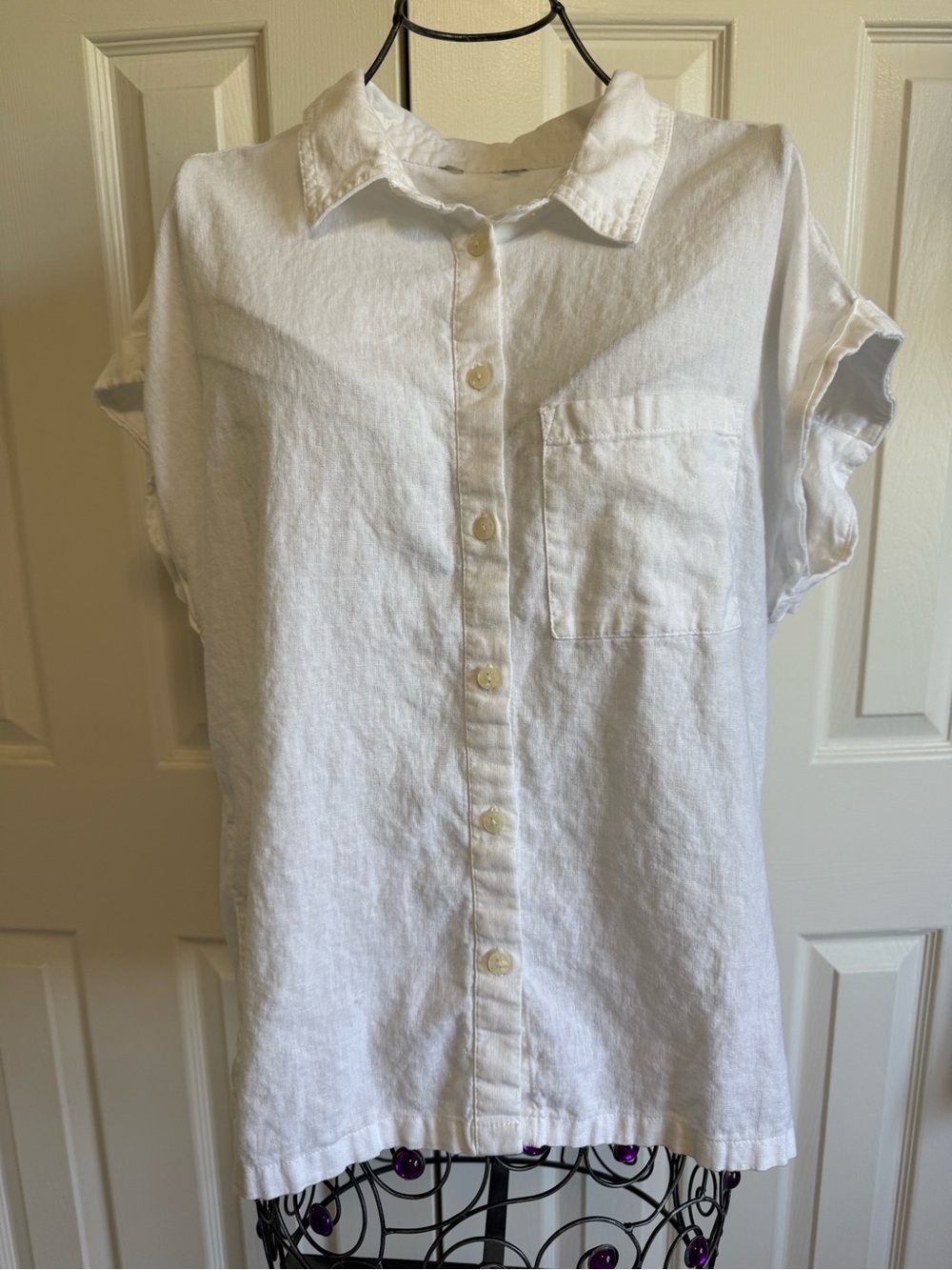 Orvis White Linen button front shirt short, sleeved collar blouse. Medium.